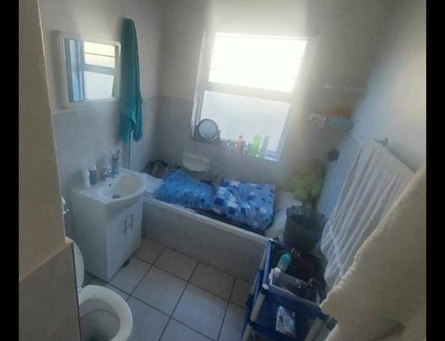 3 BEDROOM HOUSE FOR SALE IN PLATTEKLOOF GLEN